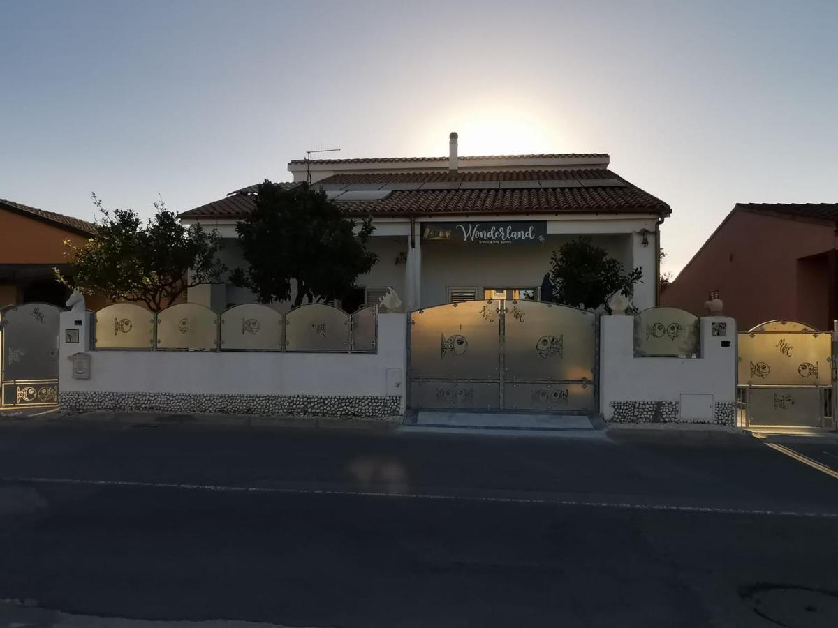Wonderland Hotel San Teodoro  Exterior foto